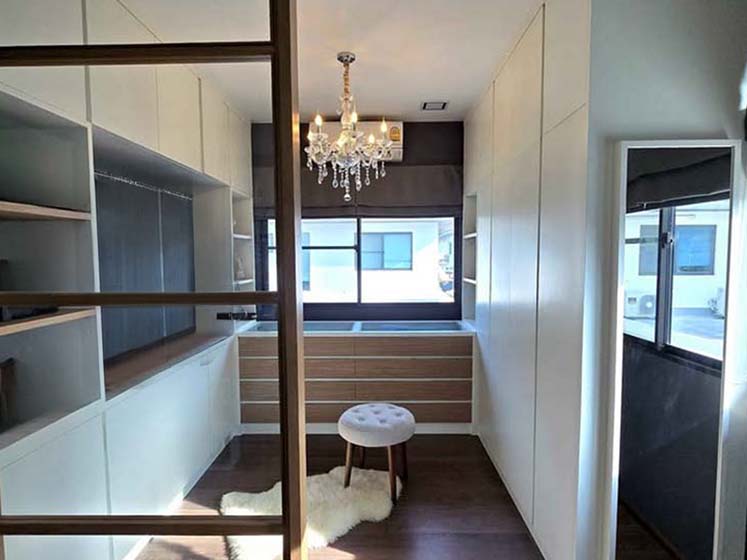 House with Shared Pool in Bangnatrad 